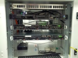 drei Server im Rechenzentrum in Berlin