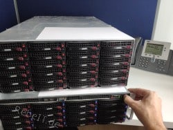 Vorderansicht eines Storage-Servers